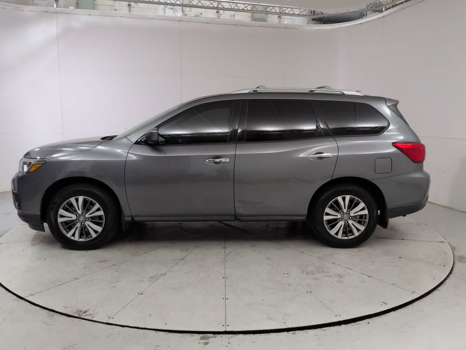 Thumbnail: 2020 Nissan Pathfinder - 2