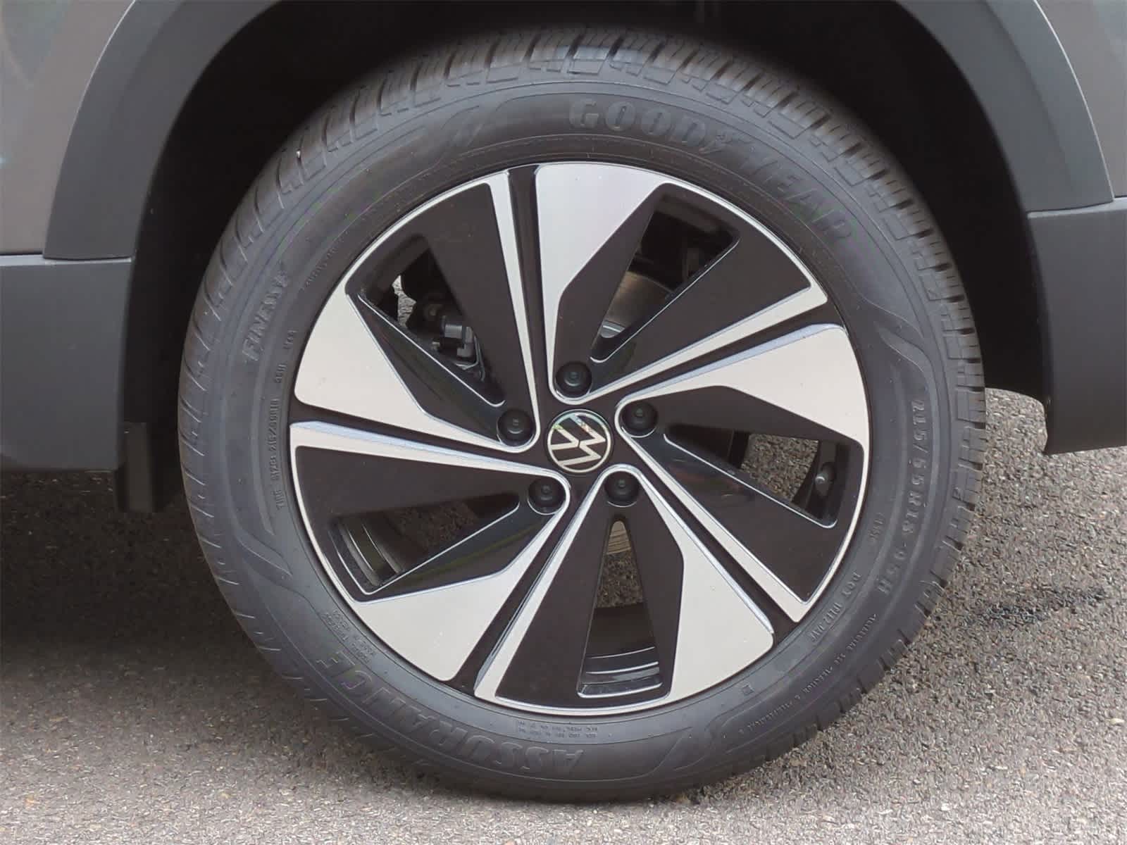 Thumbnail: 2025 Volkswagen Taos - 13