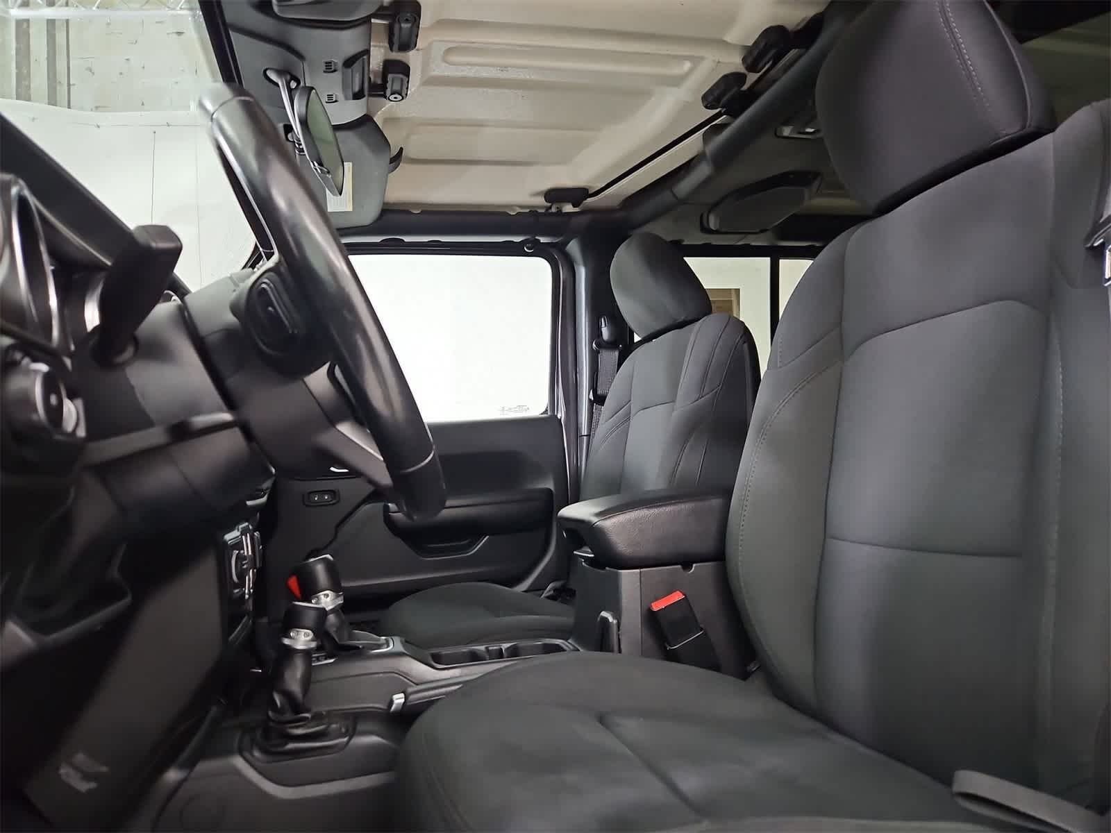 Thumbnail: 2020 Jeep Wrangler - 17