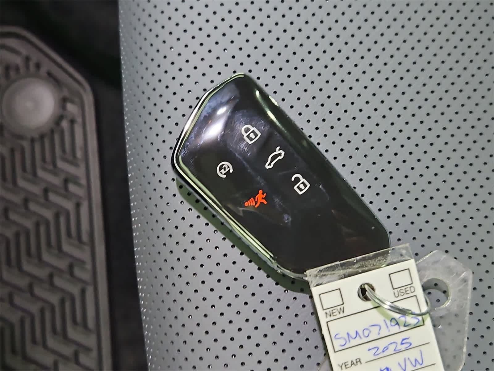 Thumbnail: 2025 Volkswagen Tiguan - 37