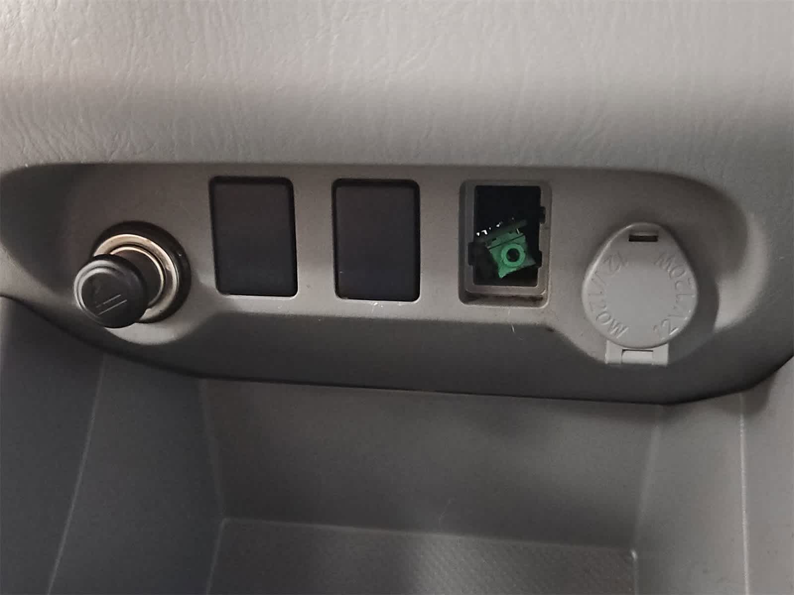 Thumbnail: 2011 Toyota Tacoma - 26