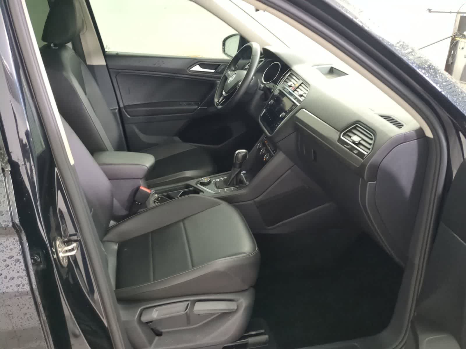 Thumbnail: 2020 Volkswagen Tiguan - 20