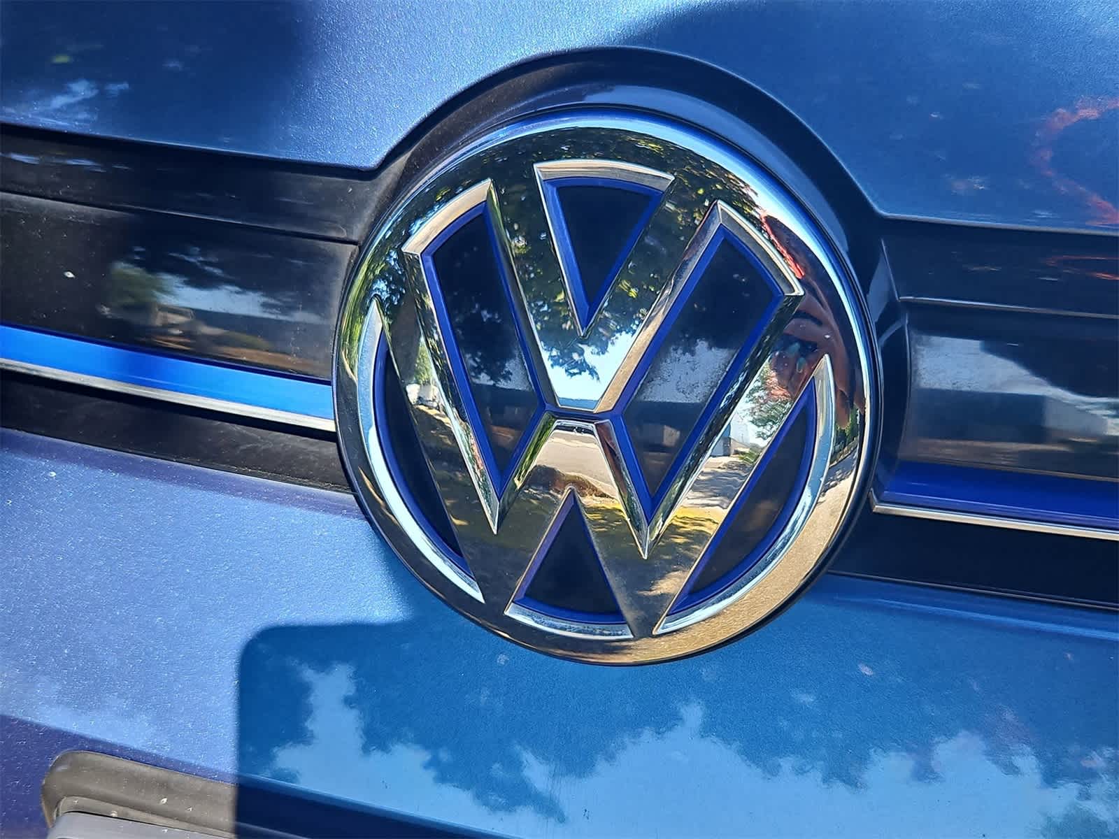 Thumbnail: 2016 Volkswagen e-Golf - 9