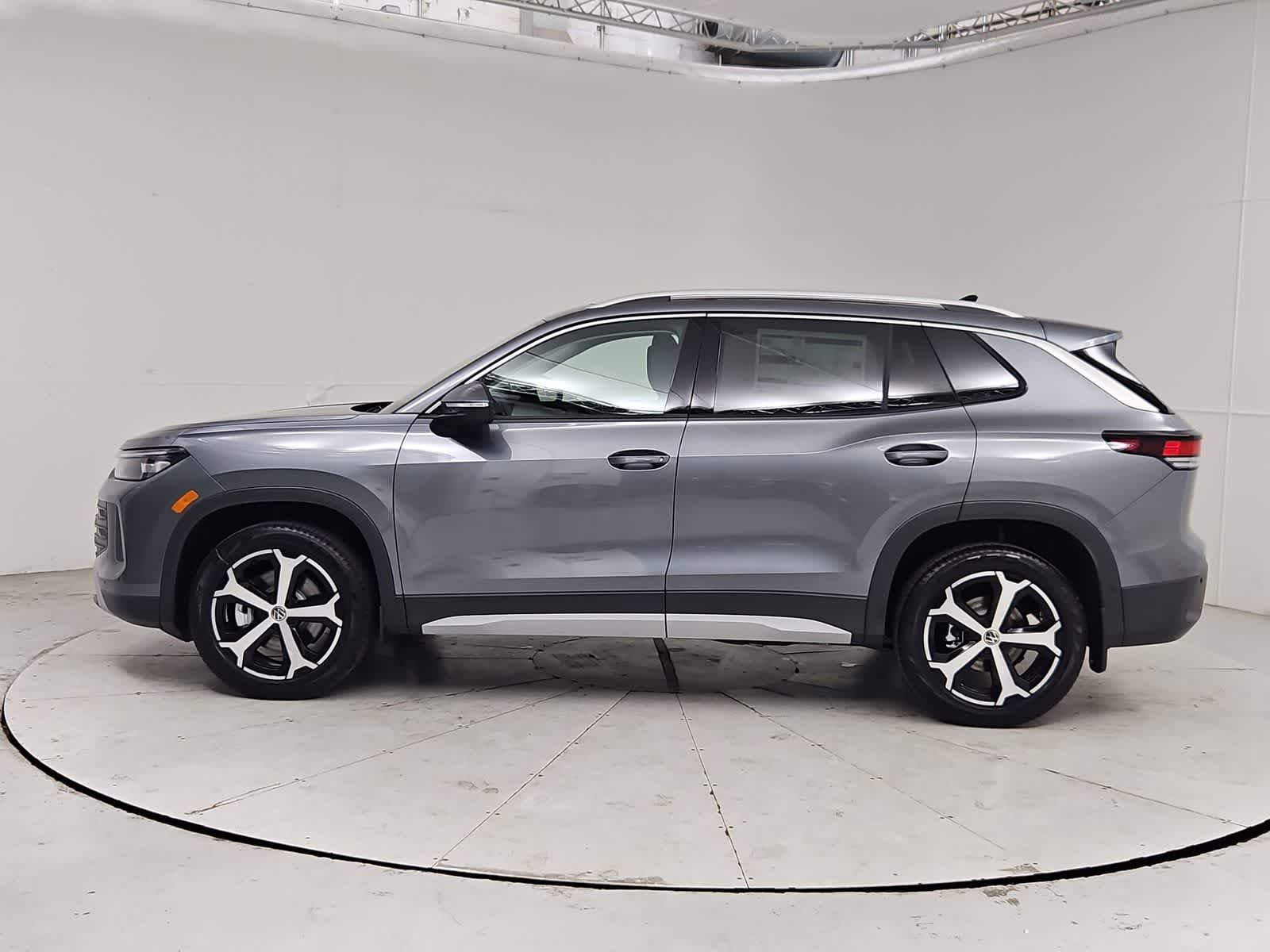 Thumbnail: 2026 Volkswagen Tiguan - 3