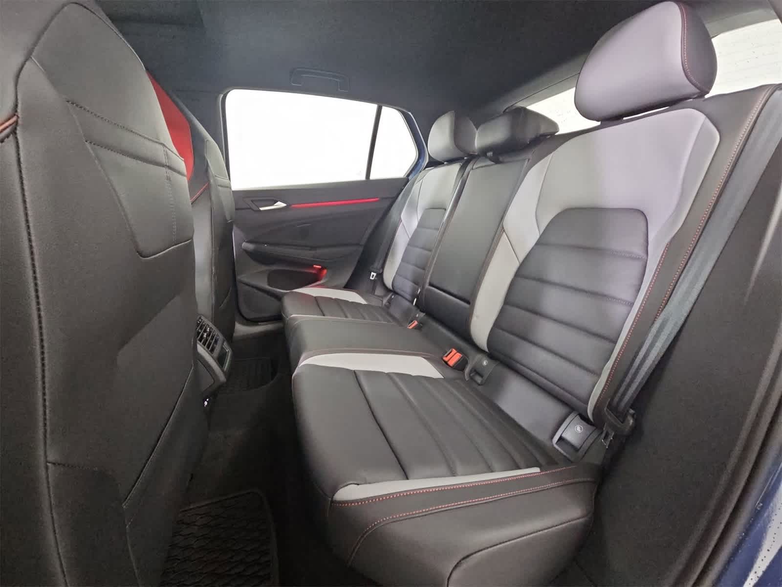 Thumbnail: 2025 Volkswagen Golf - 20