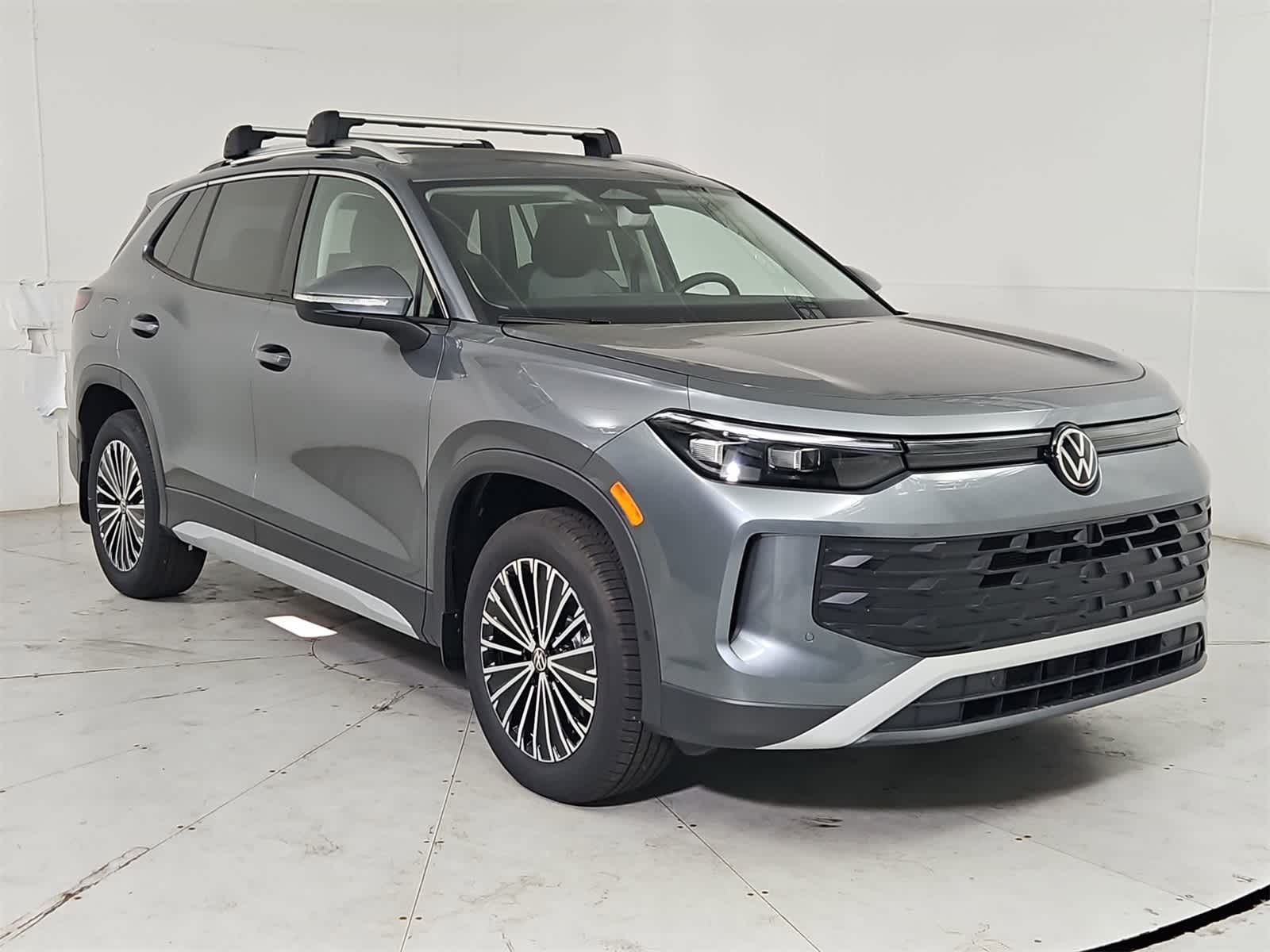 Thumbnail: 2025 Volkswagen Tiguan - 8