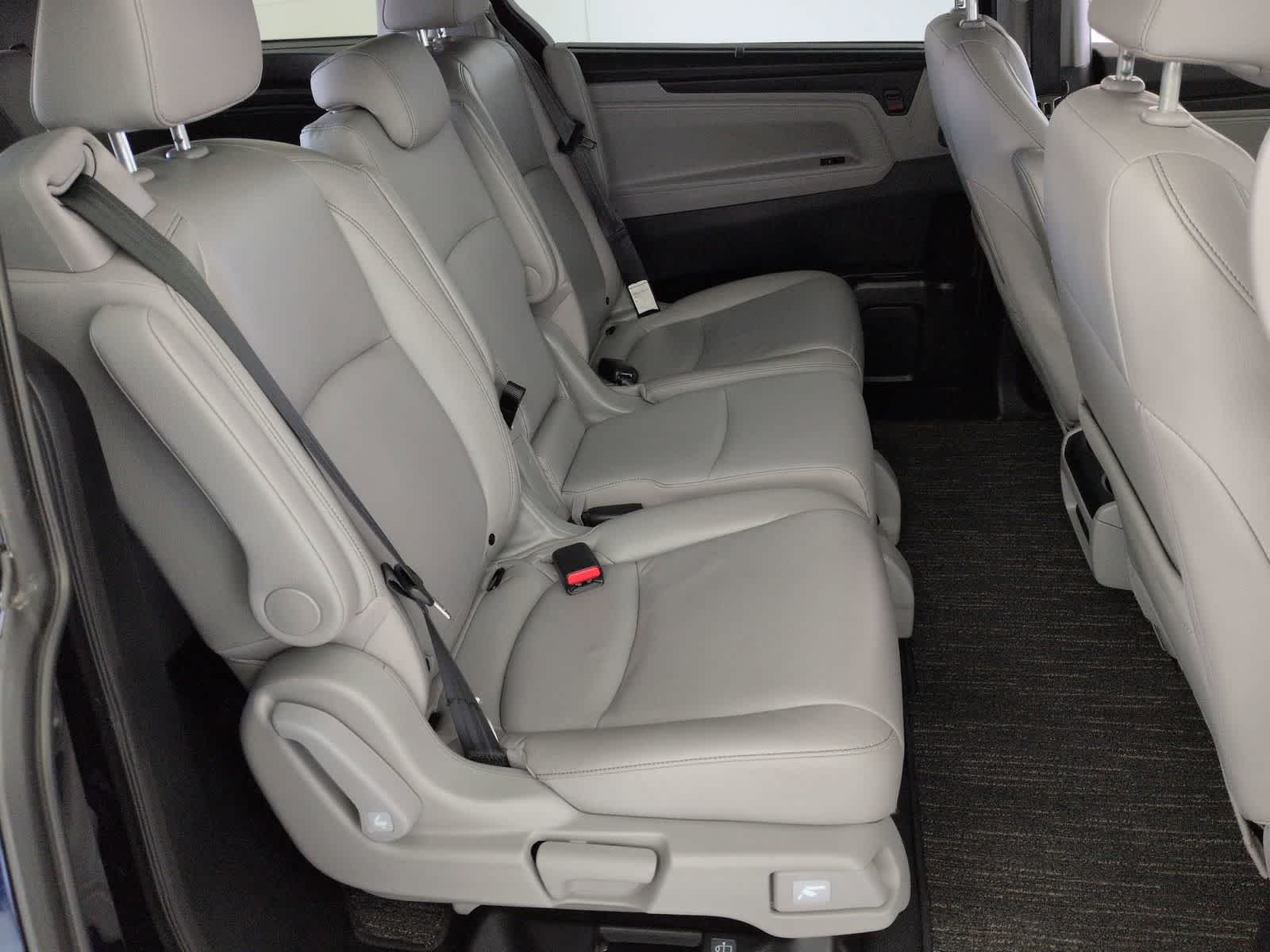 Thumbnail: 2023 Honda Odyssey - 21
