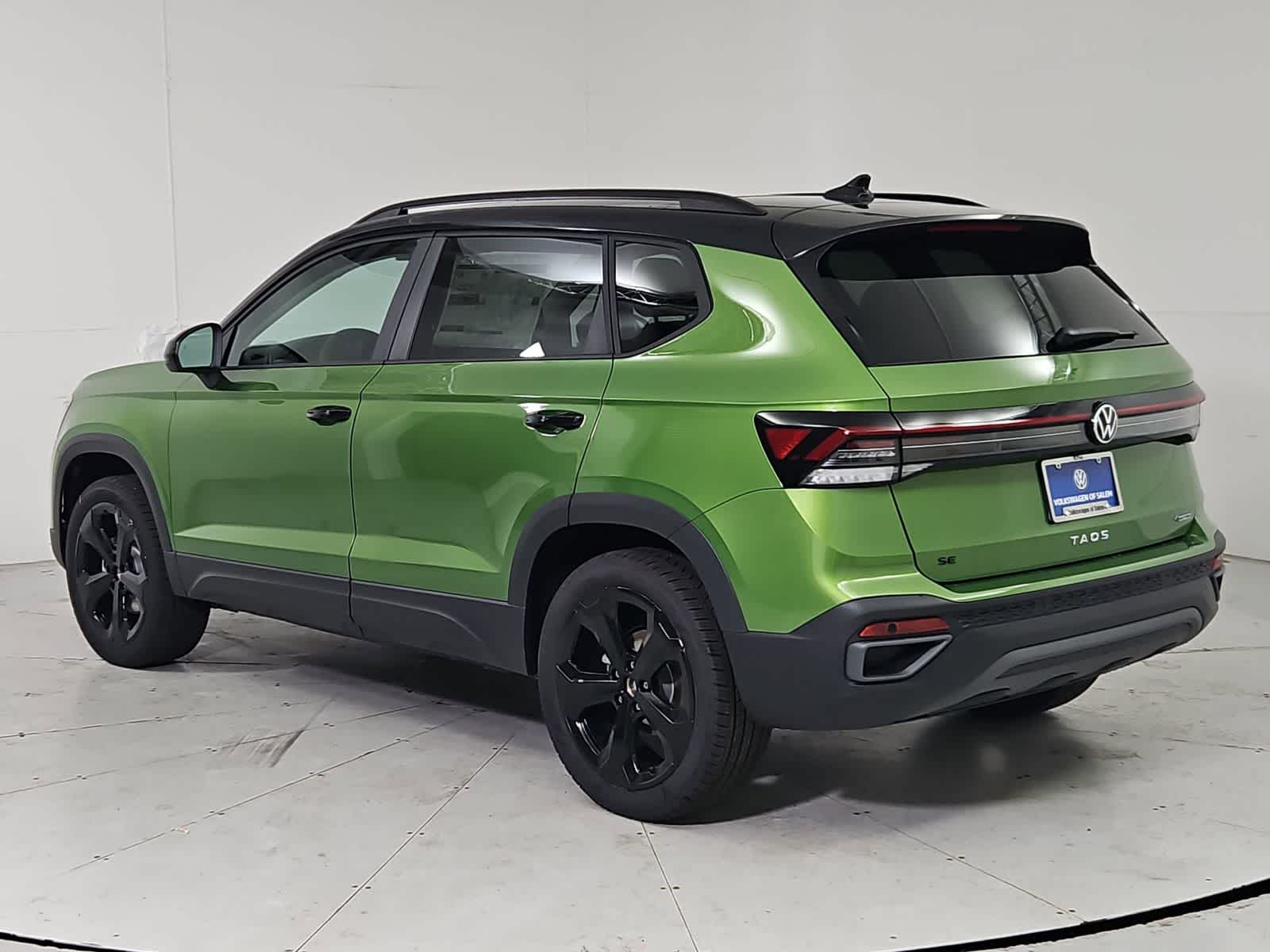 Thumbnail: 2026 Volkswagen Taos - 4