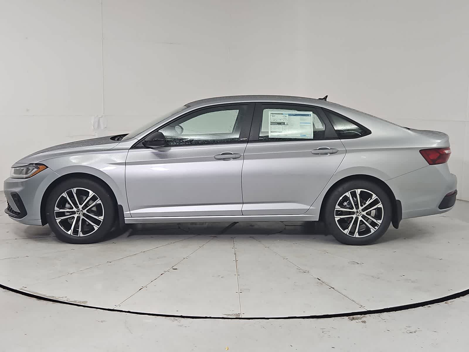 Thumbnail: 2026 Volkswagen Jetta - 3
