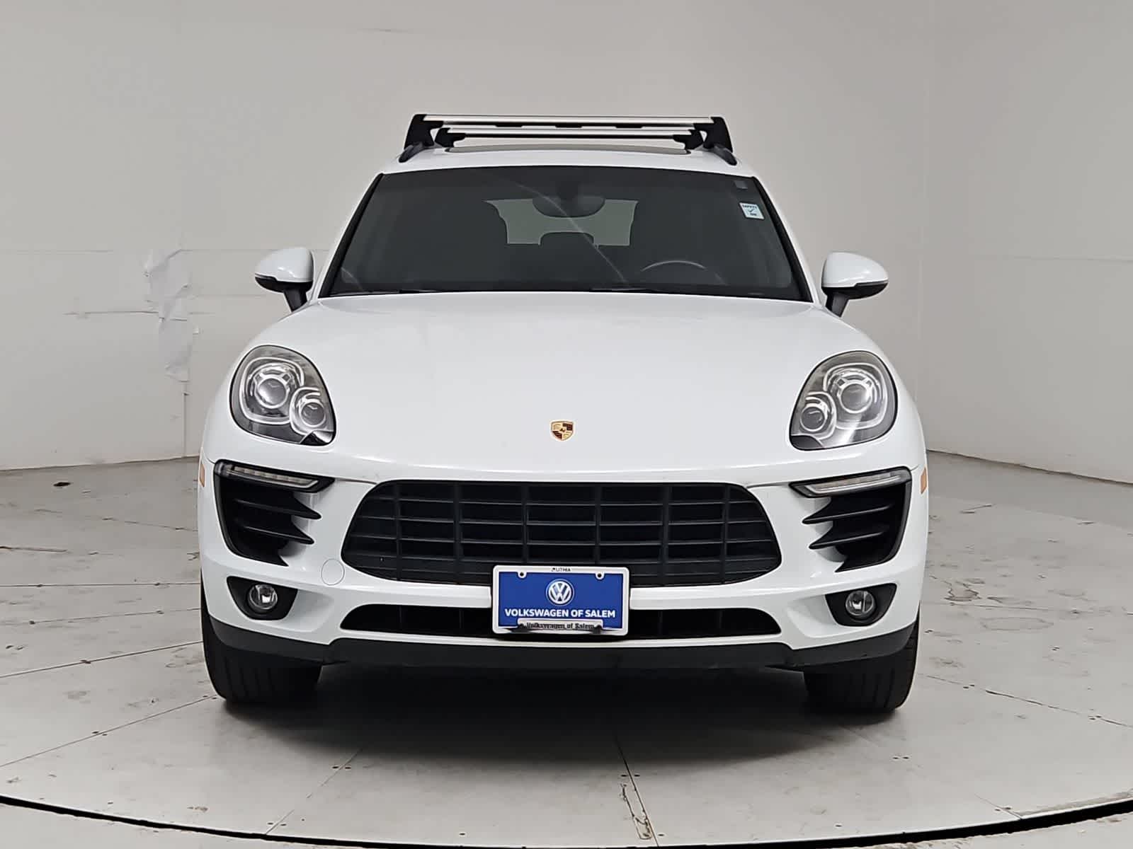 Thumbnail: 2016 Porsche Macan - 9