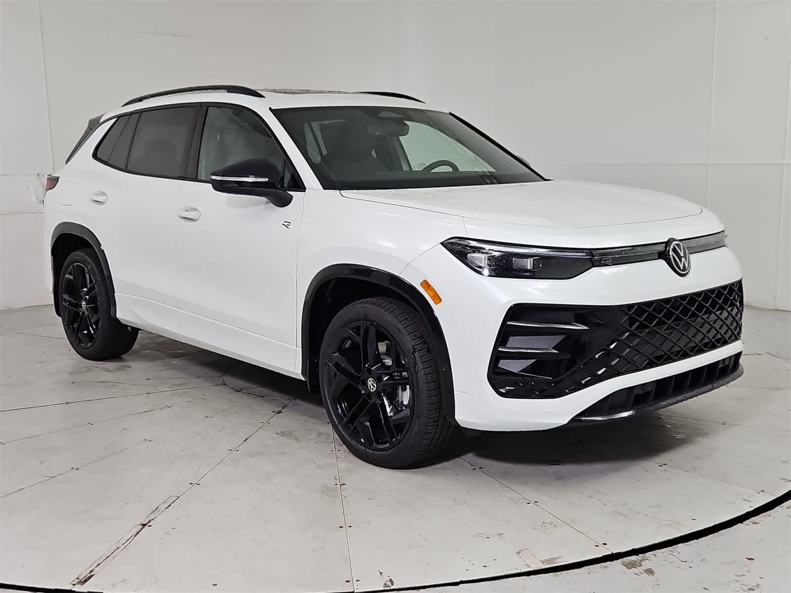 Thumbnail: 2025 Volkswagen Tiguan - 8