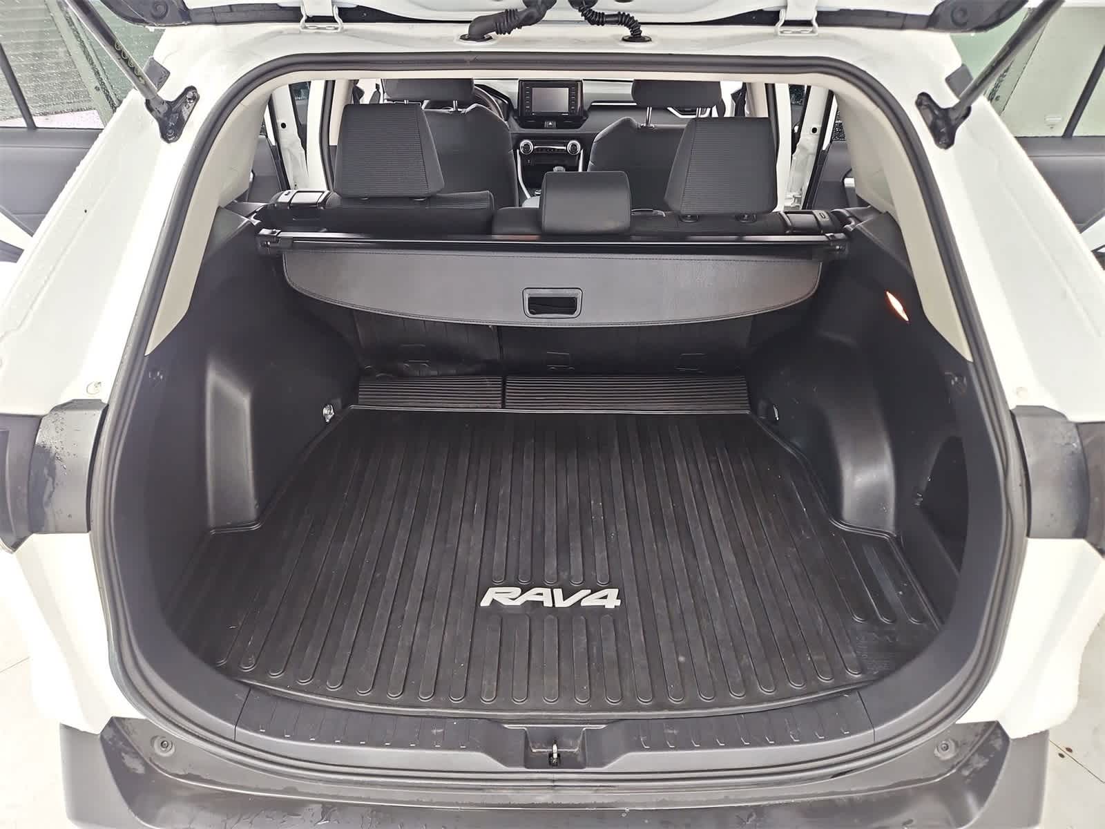 Thumbnail: 2021 Toyota RAV4 - 39