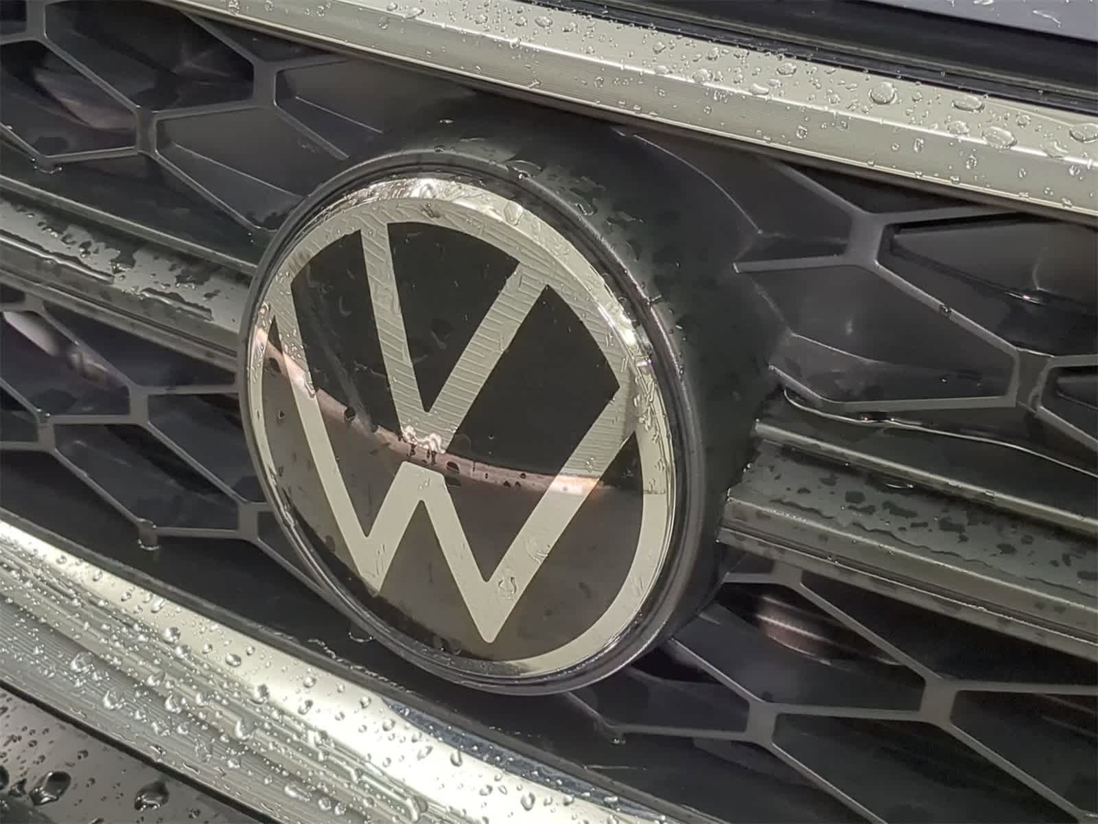 Thumbnail: 2023 Volkswagen Taos - 10