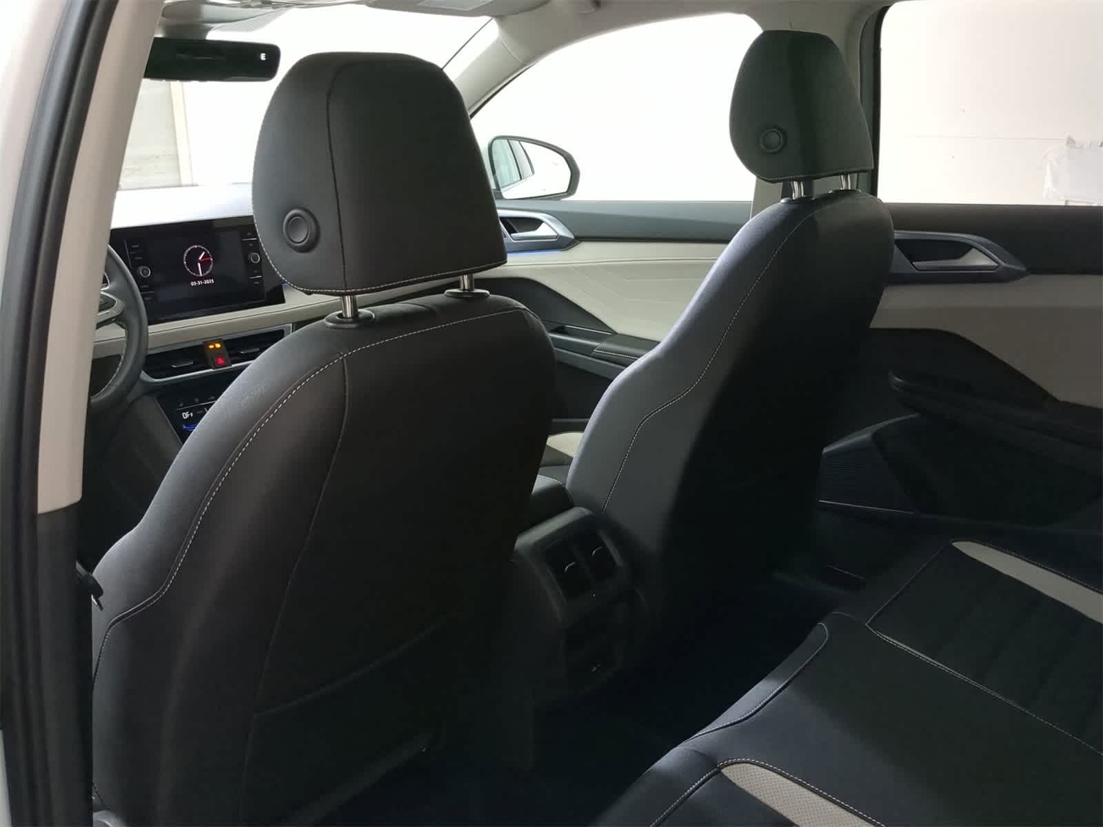 Thumbnail: 2025 Volkswagen Taos - 17