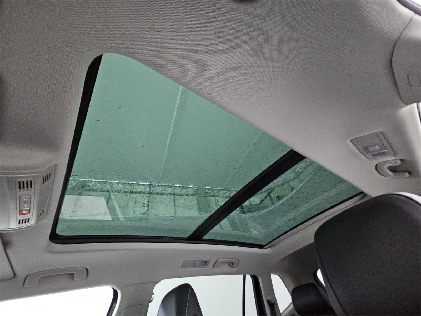 Thumbnail: 2024 Volkswagen Tiguan - 18