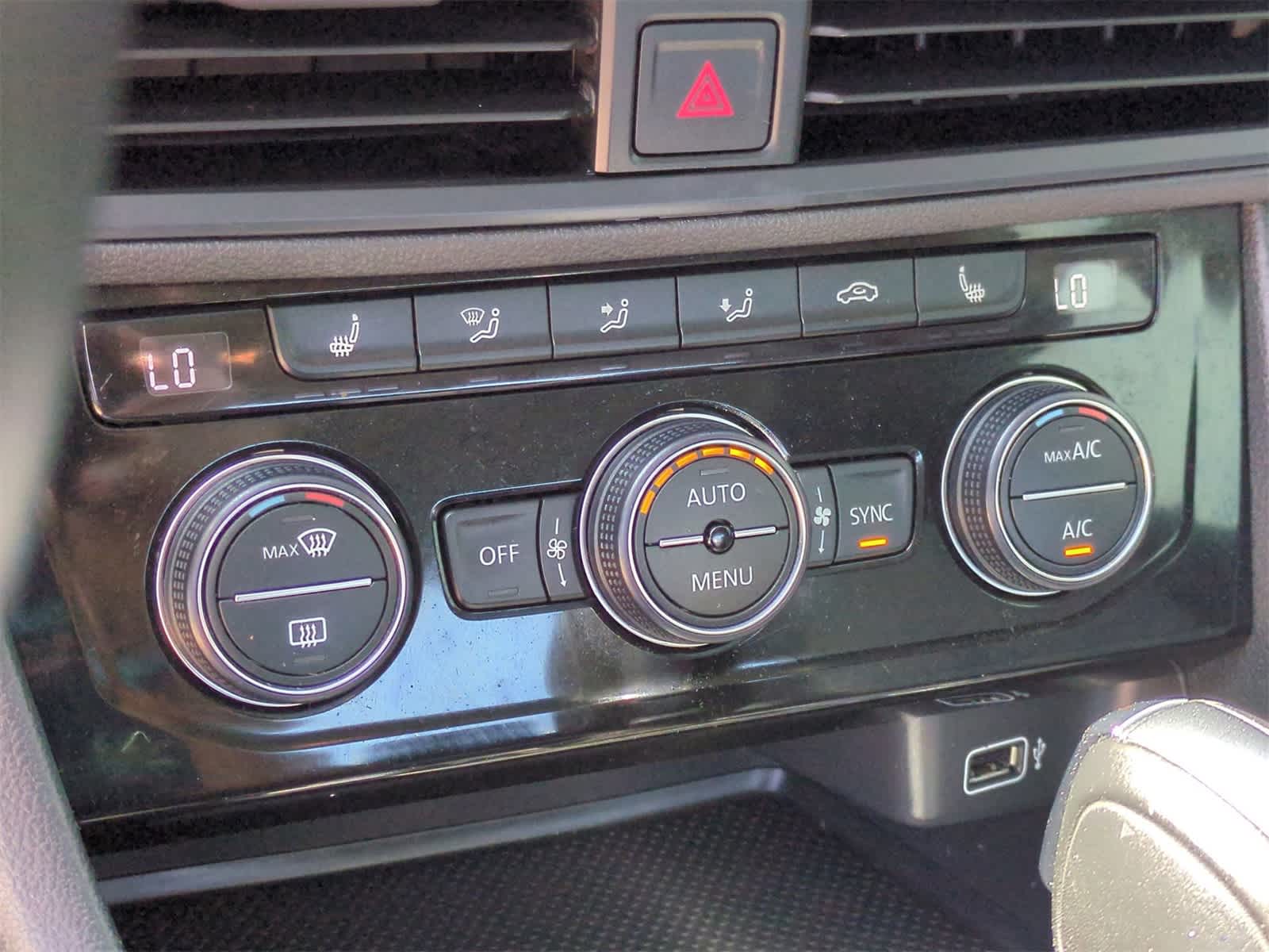 Thumbnail: 2019 Volkswagen Jetta - 29