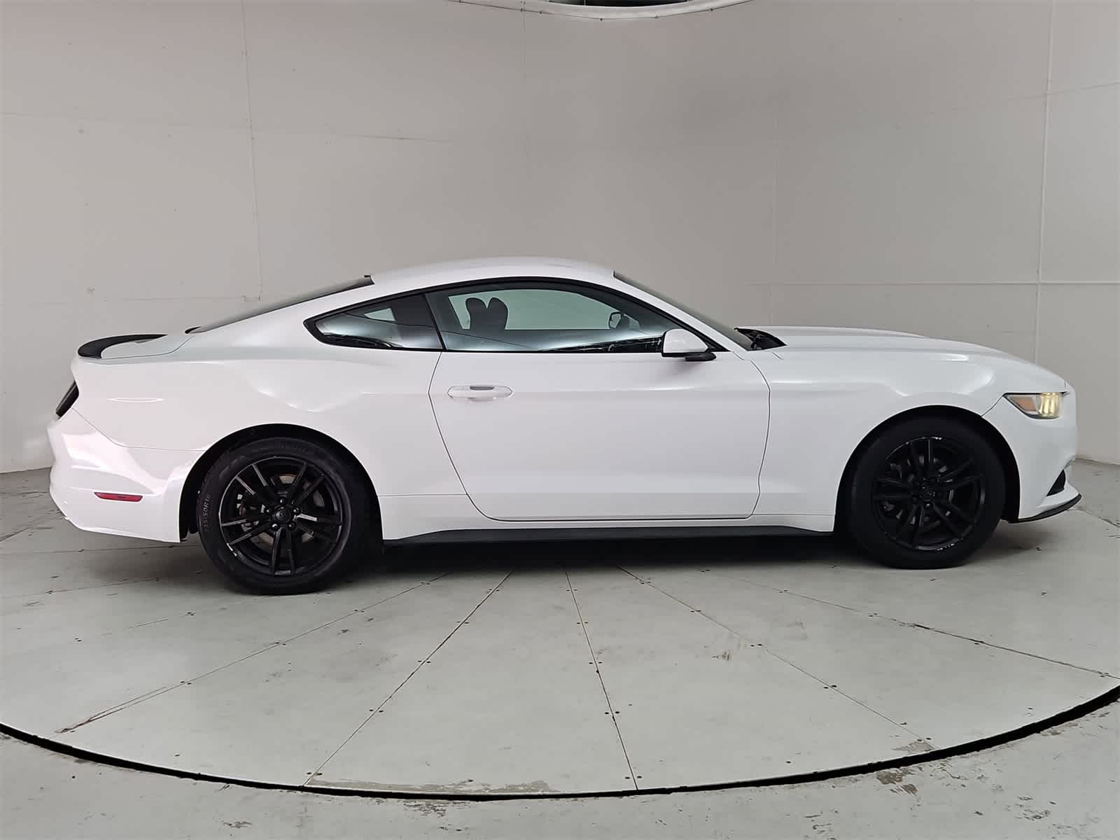 2017 Ford Mustang  7