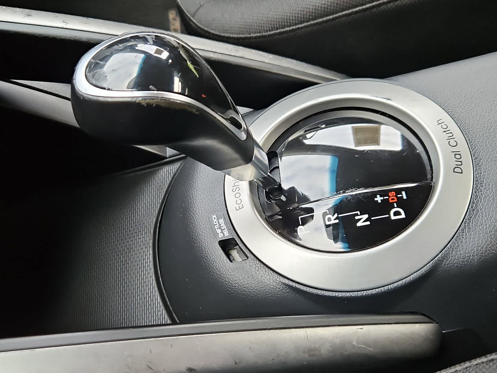 Thumbnail: 2017 Hyundai Veloster - 31