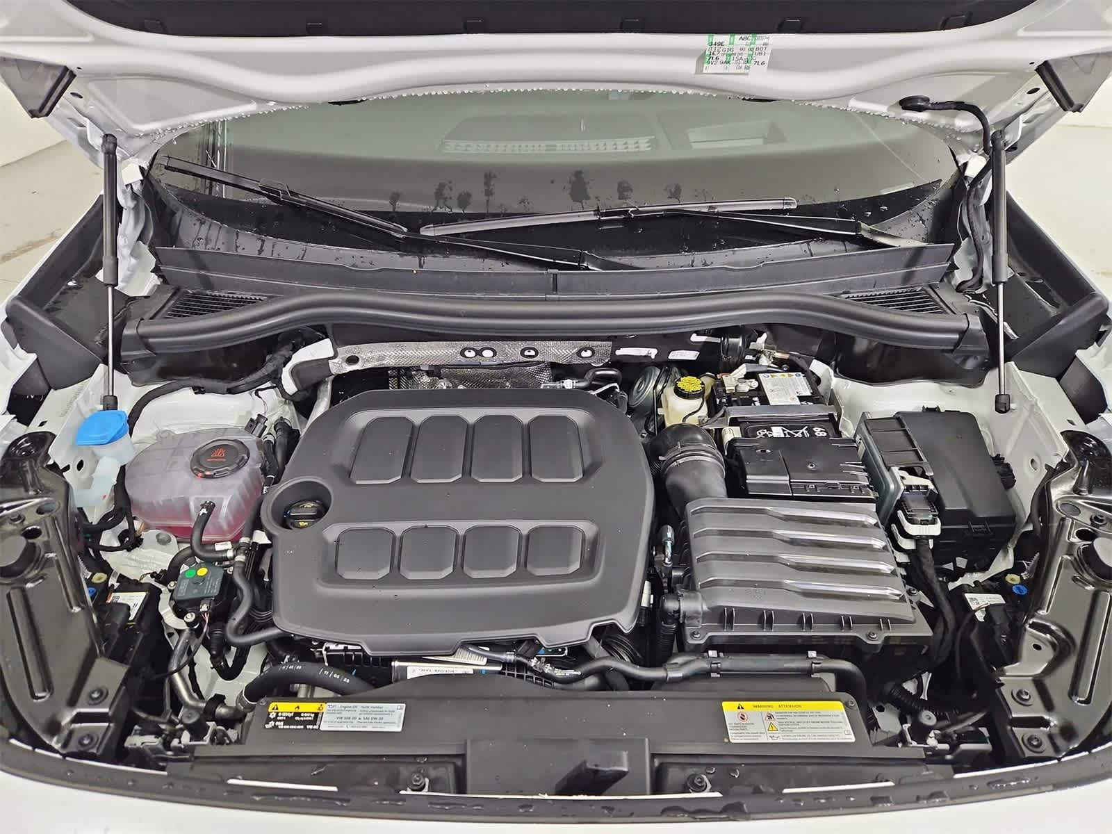 Thumbnail: 2025 Volkswagen Tiguan - 14