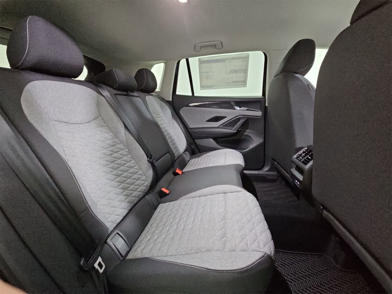 Thumbnail: 2025 Volkswagen Tiguan - 20