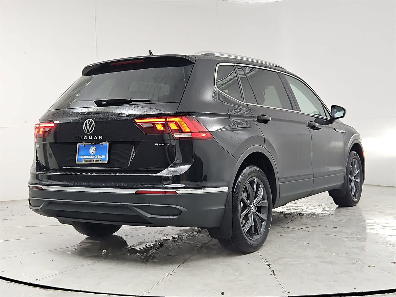 Thumbnail: 2024 Volkswagen Tiguan - 6