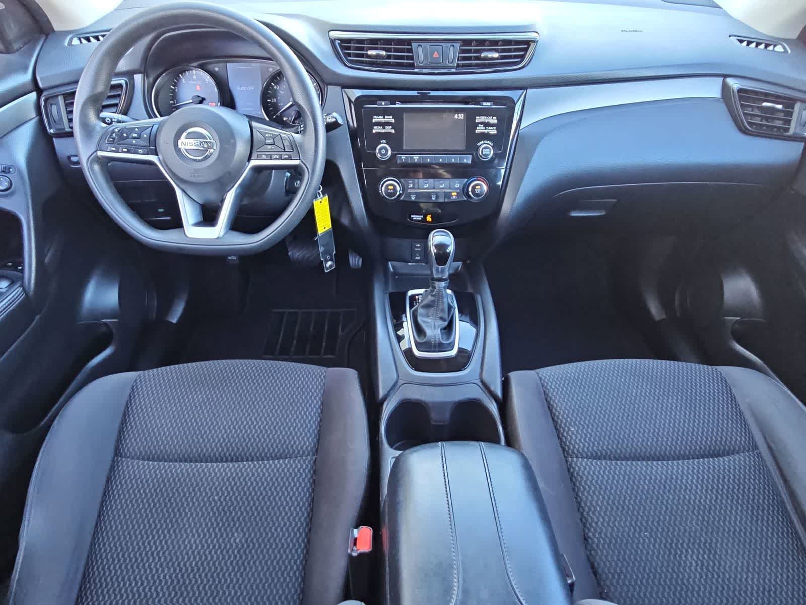 Thumbnail: 2018 Nissan Rogue Sport - 15