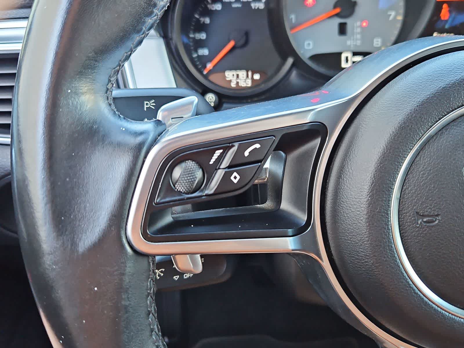 Thumbnail: 2016 Porsche Macan - 24