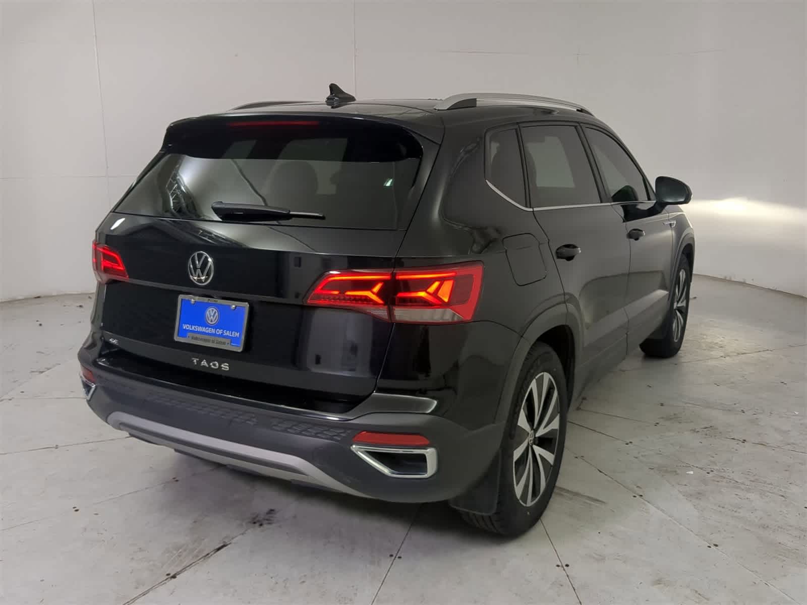 Thumbnail: 2023 Volkswagen Taos - 6