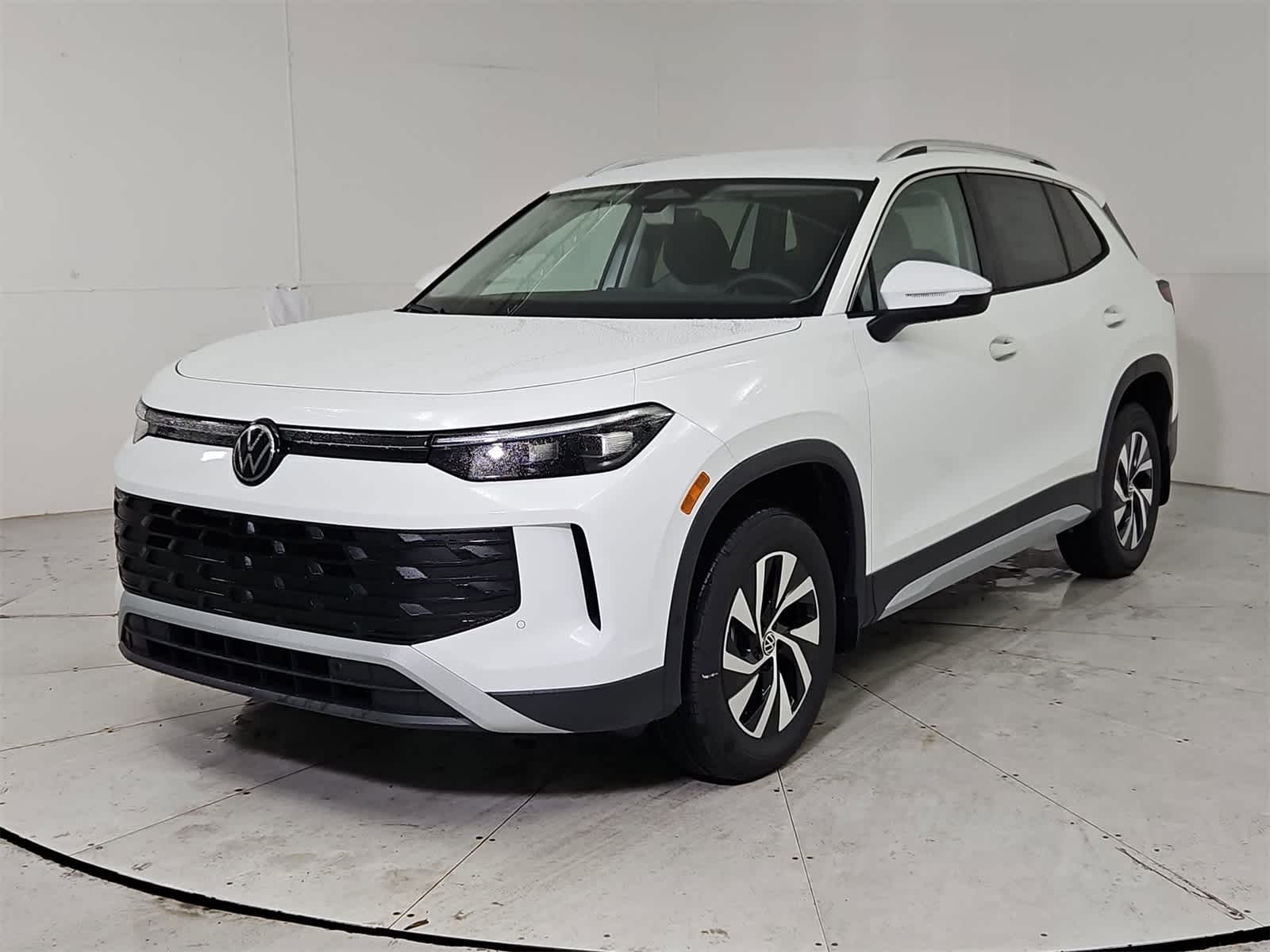 Thumbnail: 2026 Volkswagen Tiguan - 1