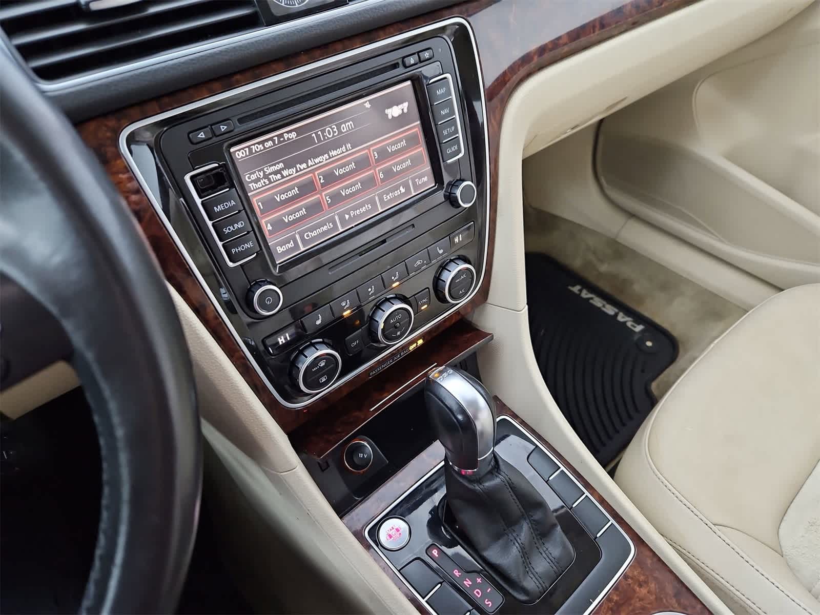 Thumbnail: 2013 Volkswagen Passat - 29