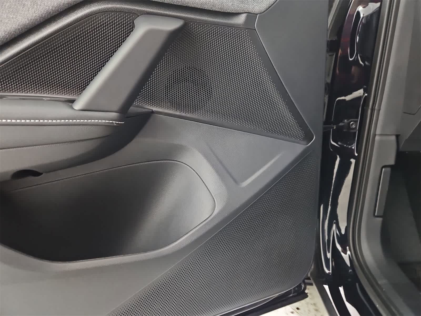 Thumbnail: 2025 Volkswagen Tiguan - 30