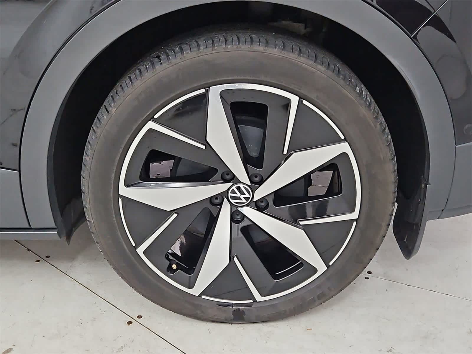 Thumbnail: 2023 Volkswagen ID.4 - 13