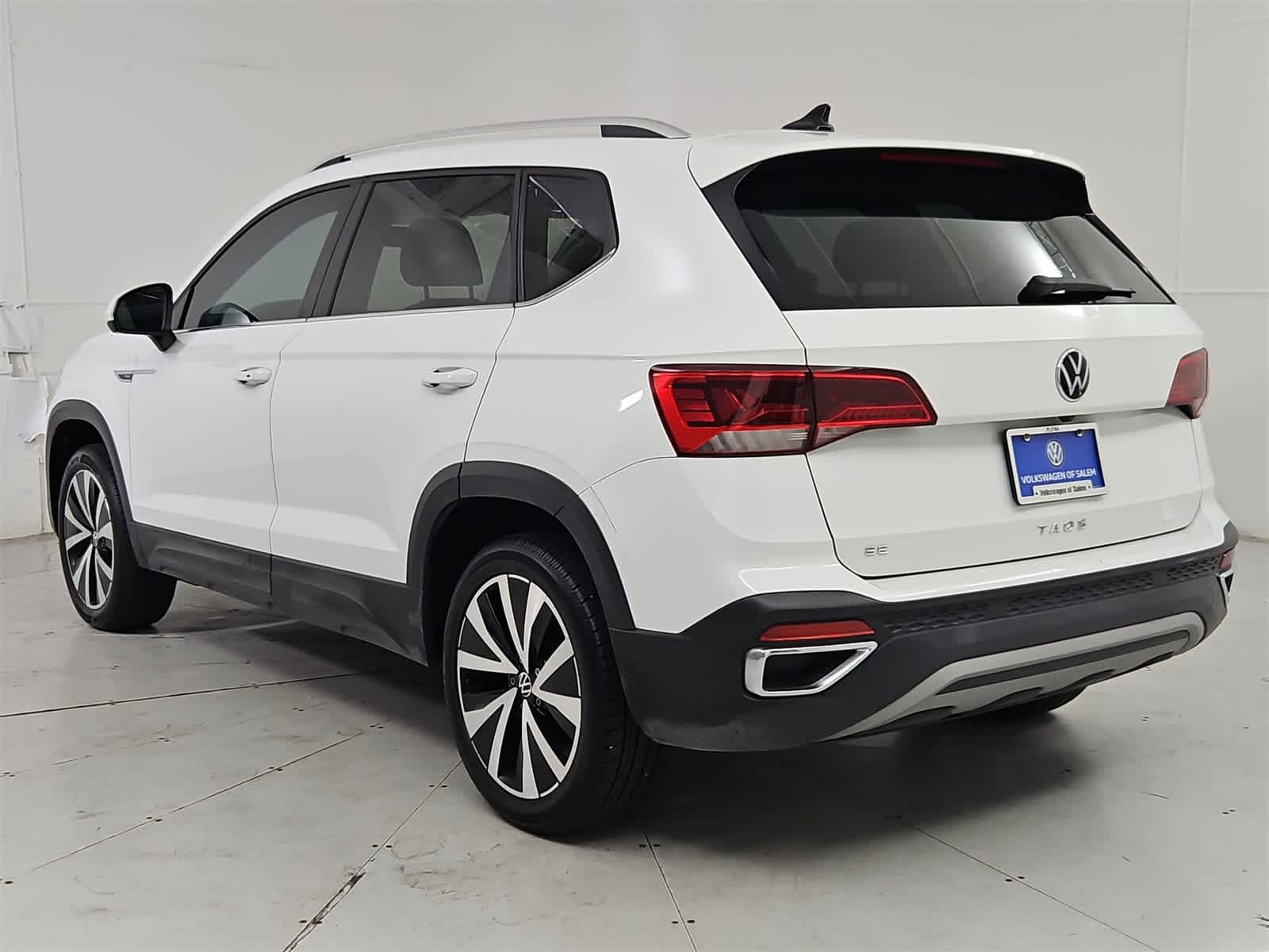Thumbnail: 2022 Volkswagen Taos - 4