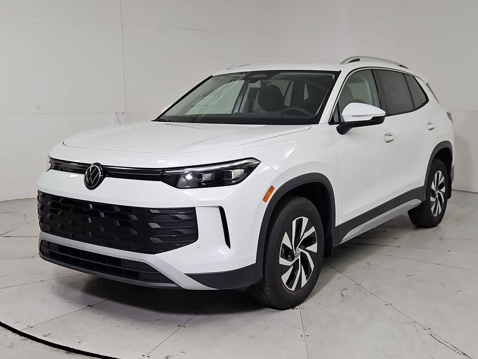 Thumbnail: 2026 Volkswagen Tiguan - 1