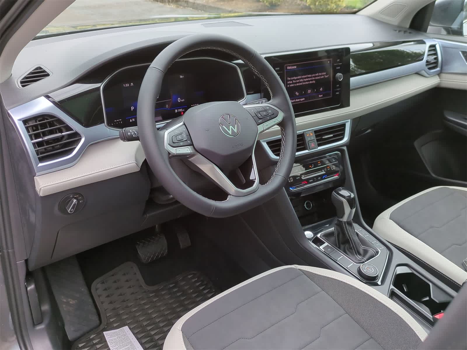 Thumbnail: 2025 Volkswagen Taos - 2