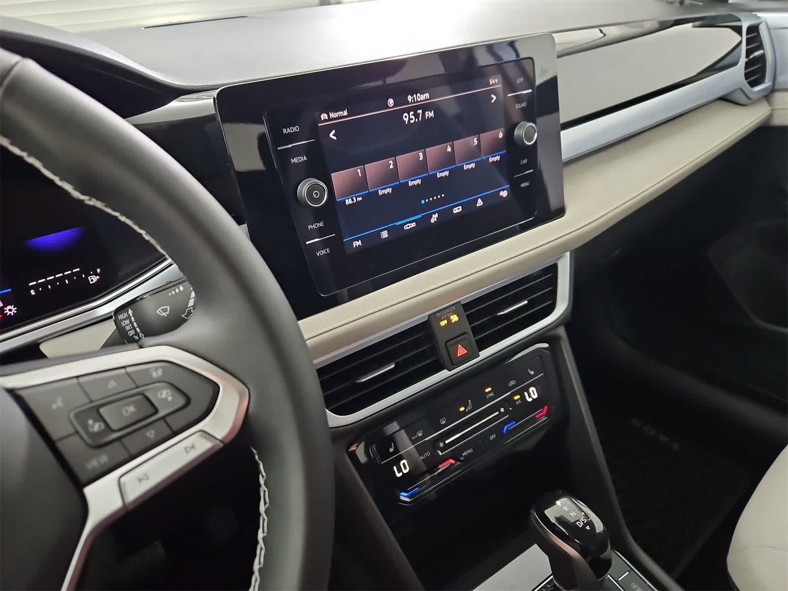 Thumbnail: 2025 Volkswagen Taos - 29