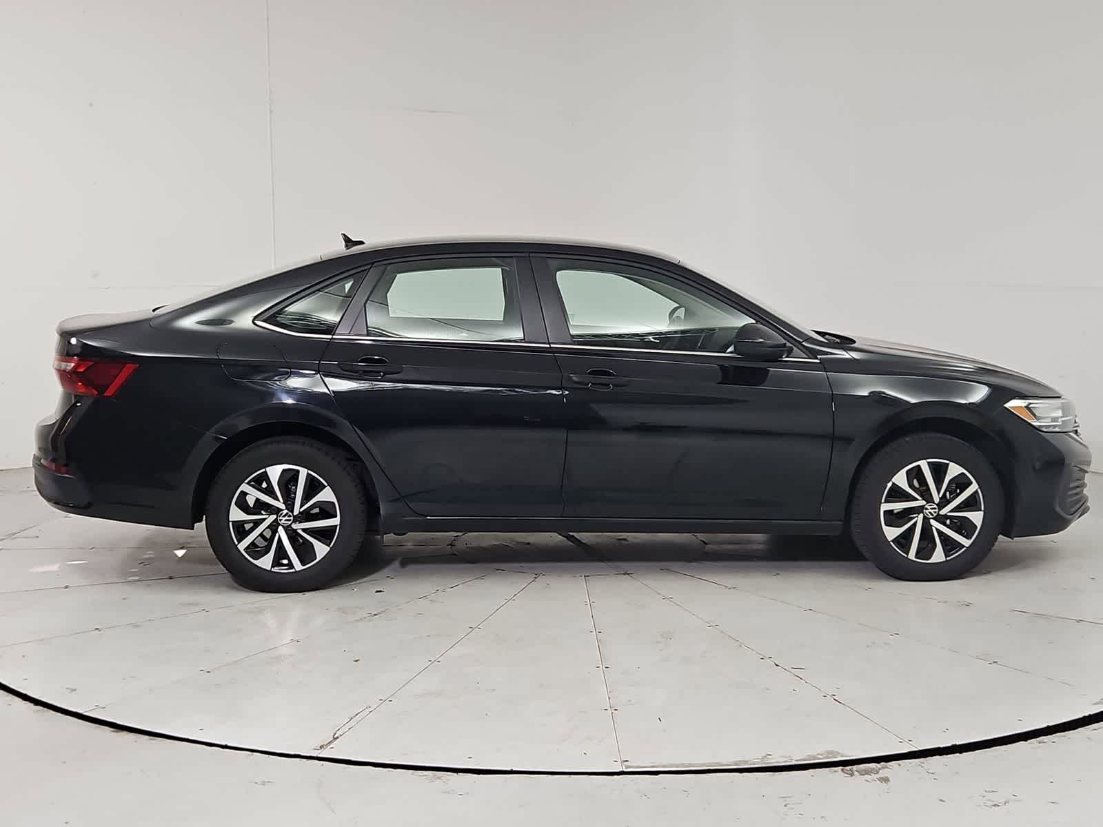 Thumbnail: 2024 Volkswagen Jetta - 7