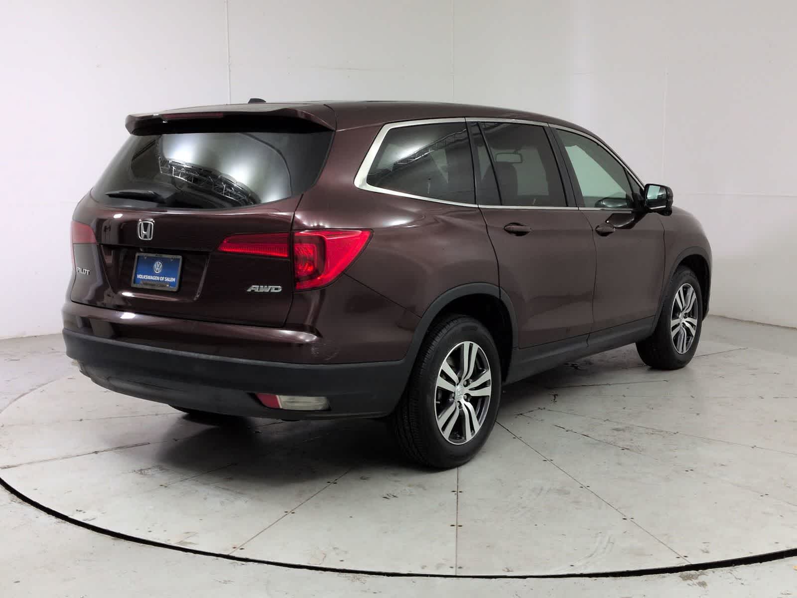 Thumbnail: 2017 Honda Pilot - 6