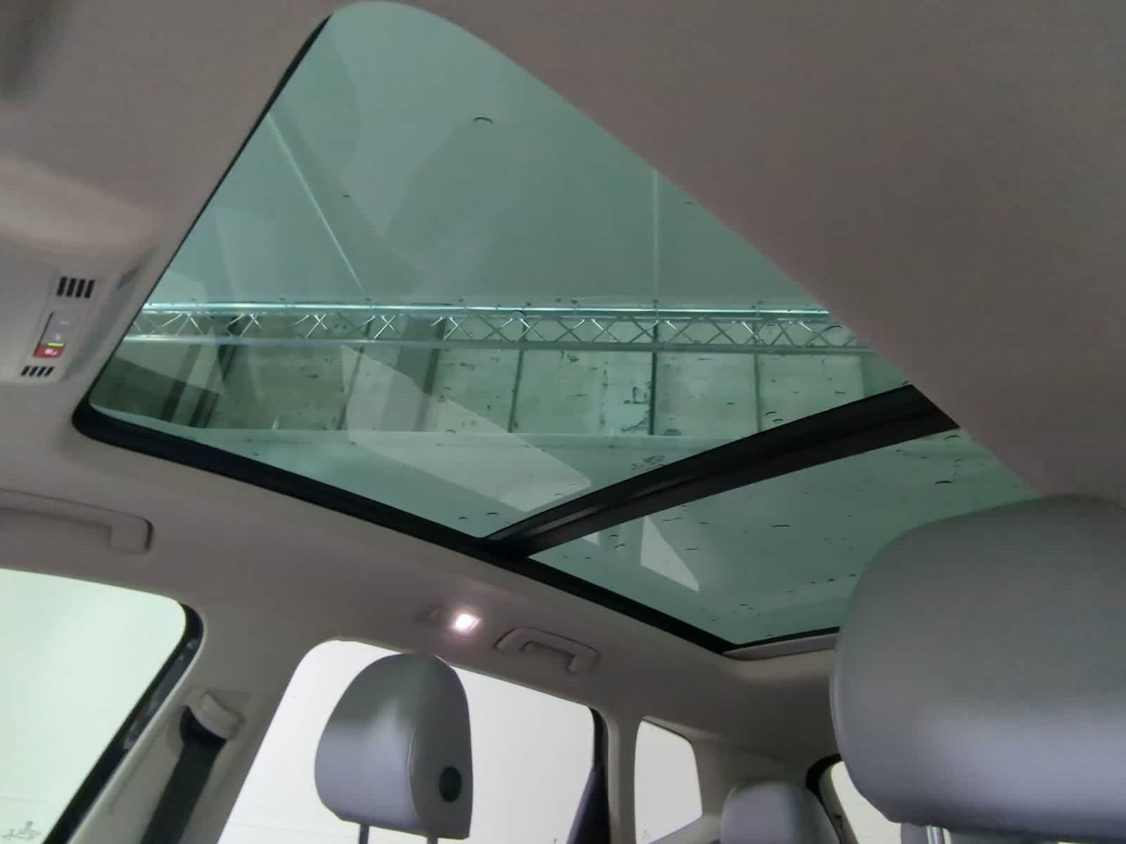 Thumbnail: 2023 Volkswagen Taos - 18