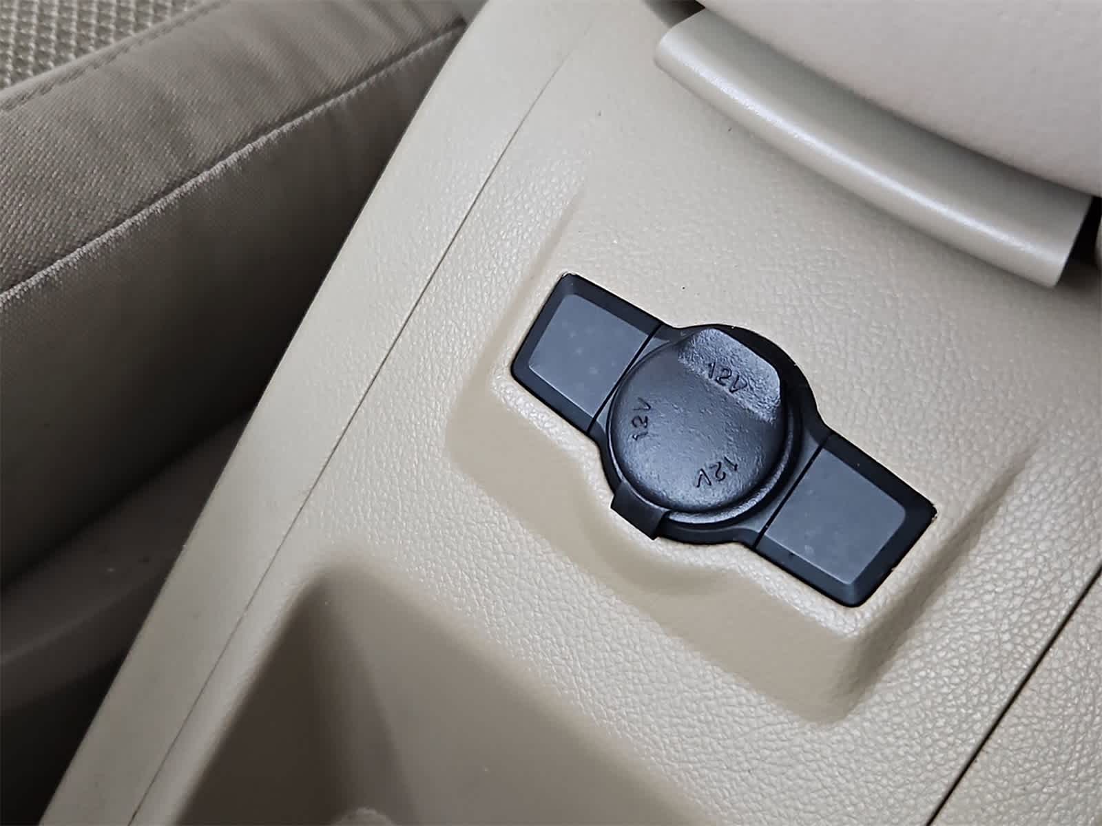 Thumbnail: 2008 Saturn VUE - 31