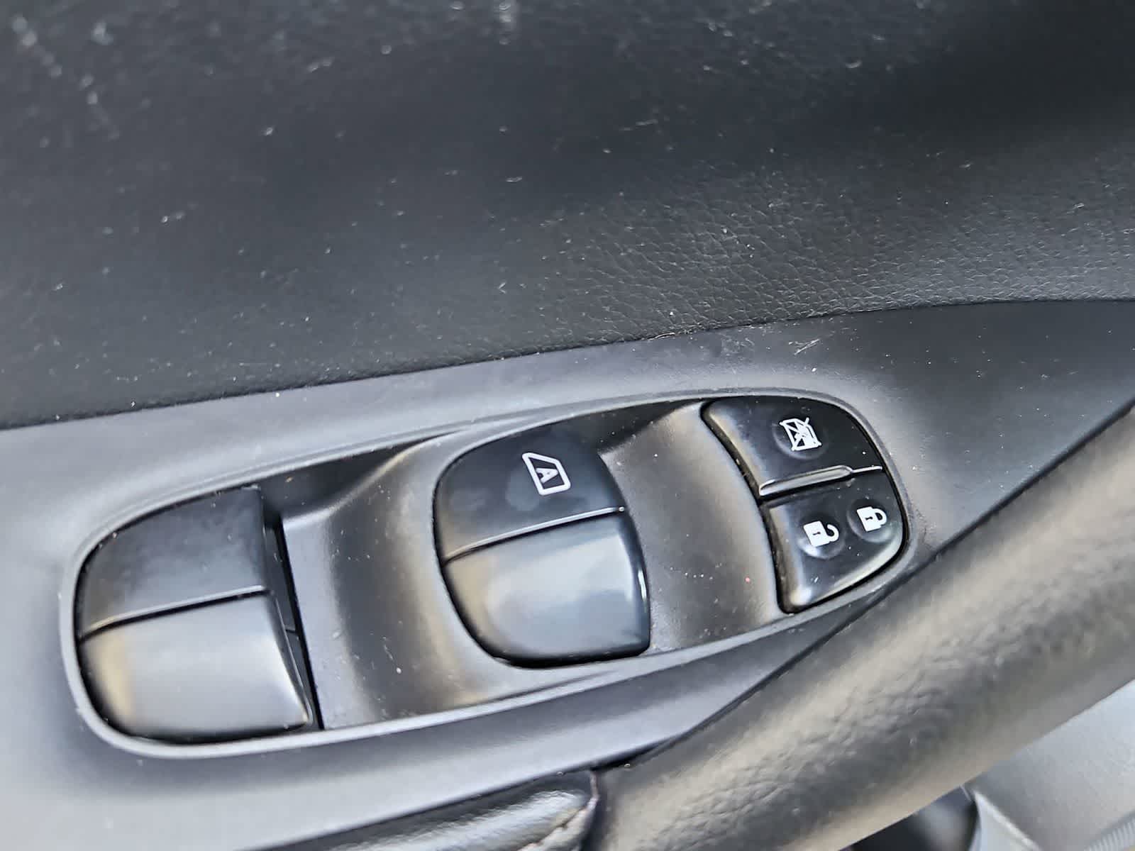 Thumbnail: 2020 Nissan Rogue - 17