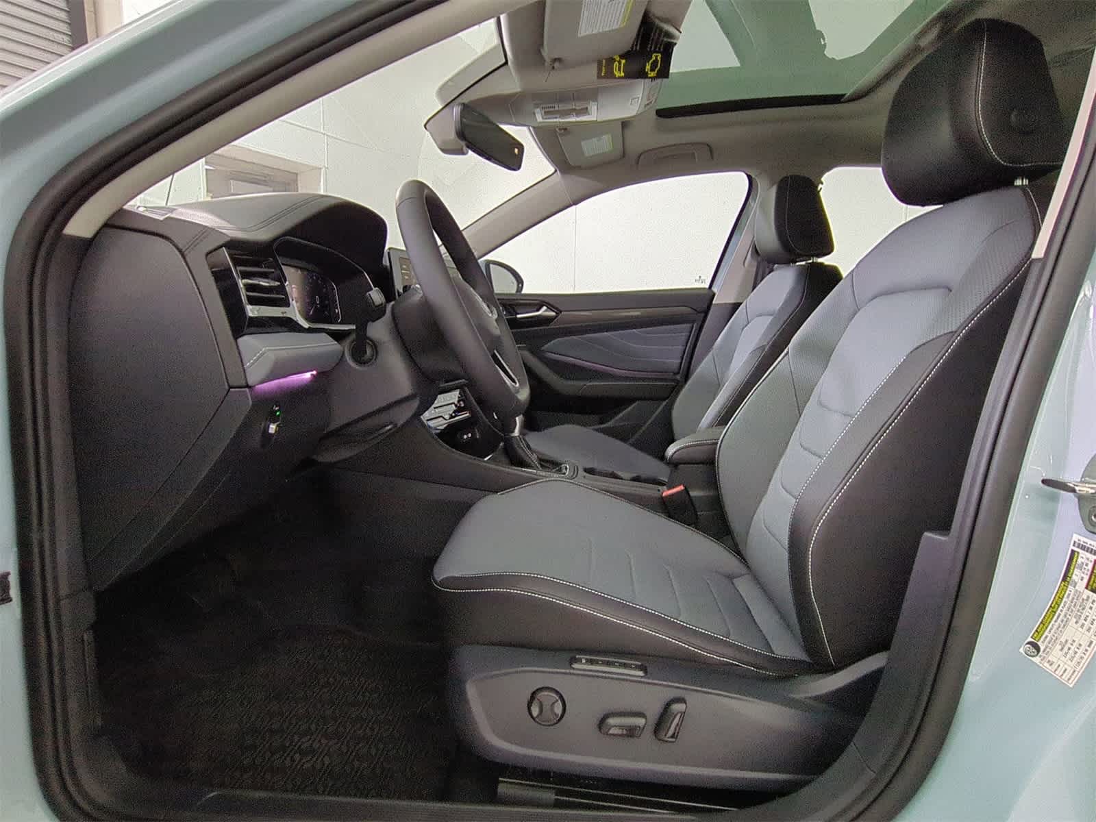 Thumbnail: 2025 Volkswagen Jetta - 16