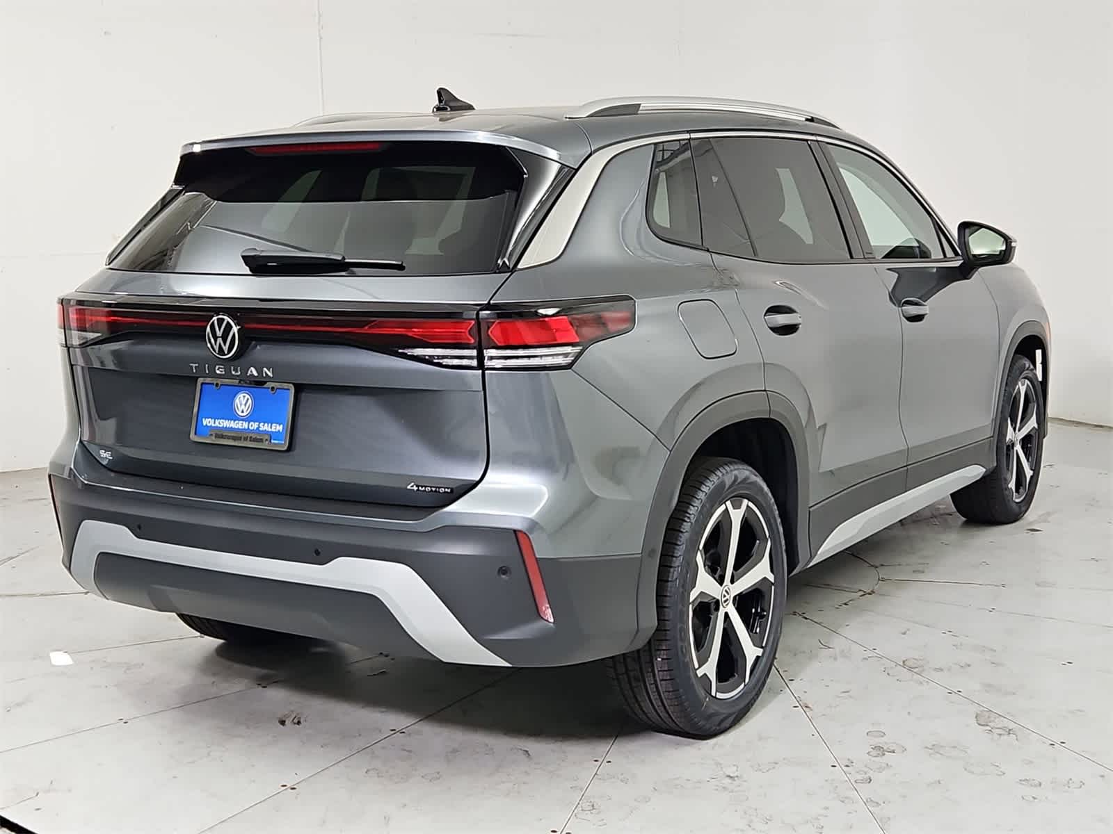 Thumbnail: 2025 Volkswagen Tiguan - 6