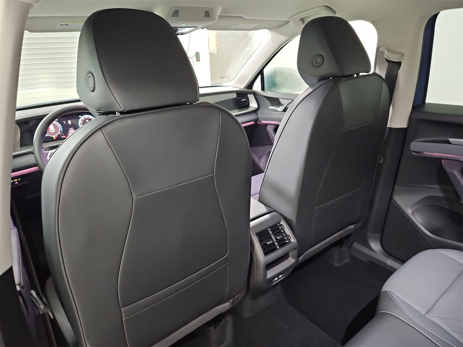 Thumbnail: 2025 Volkswagen Tiguan - 18