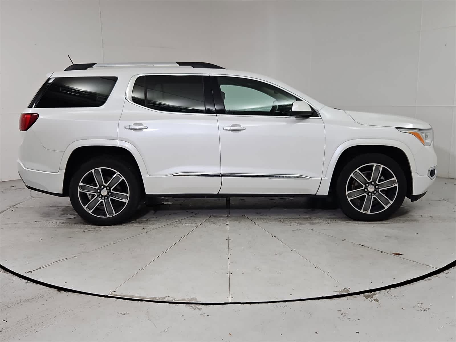 Thumbnail: 2017 GMC Acadia - 7