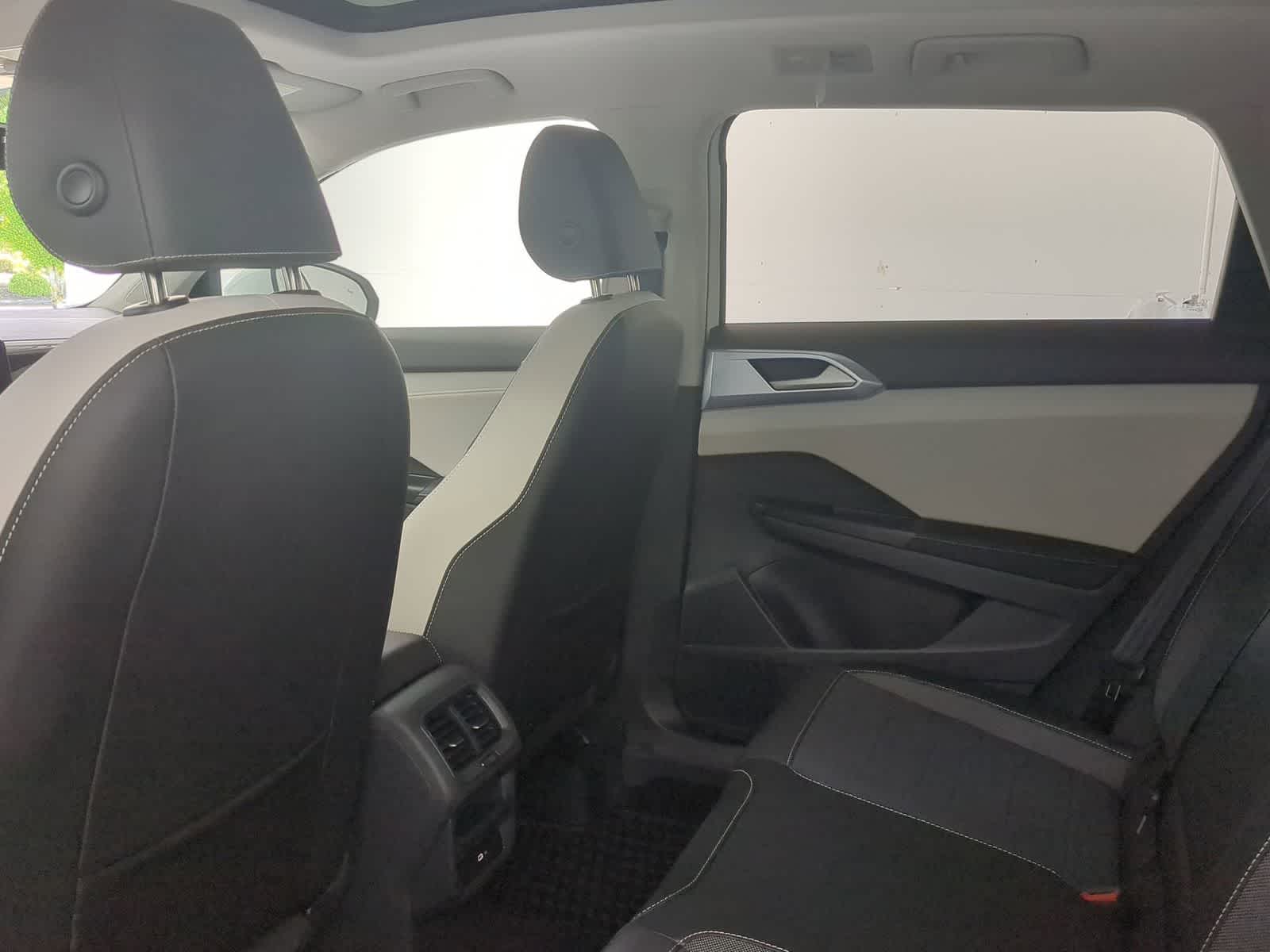 Thumbnail: 2025 Volkswagen Taos - 18