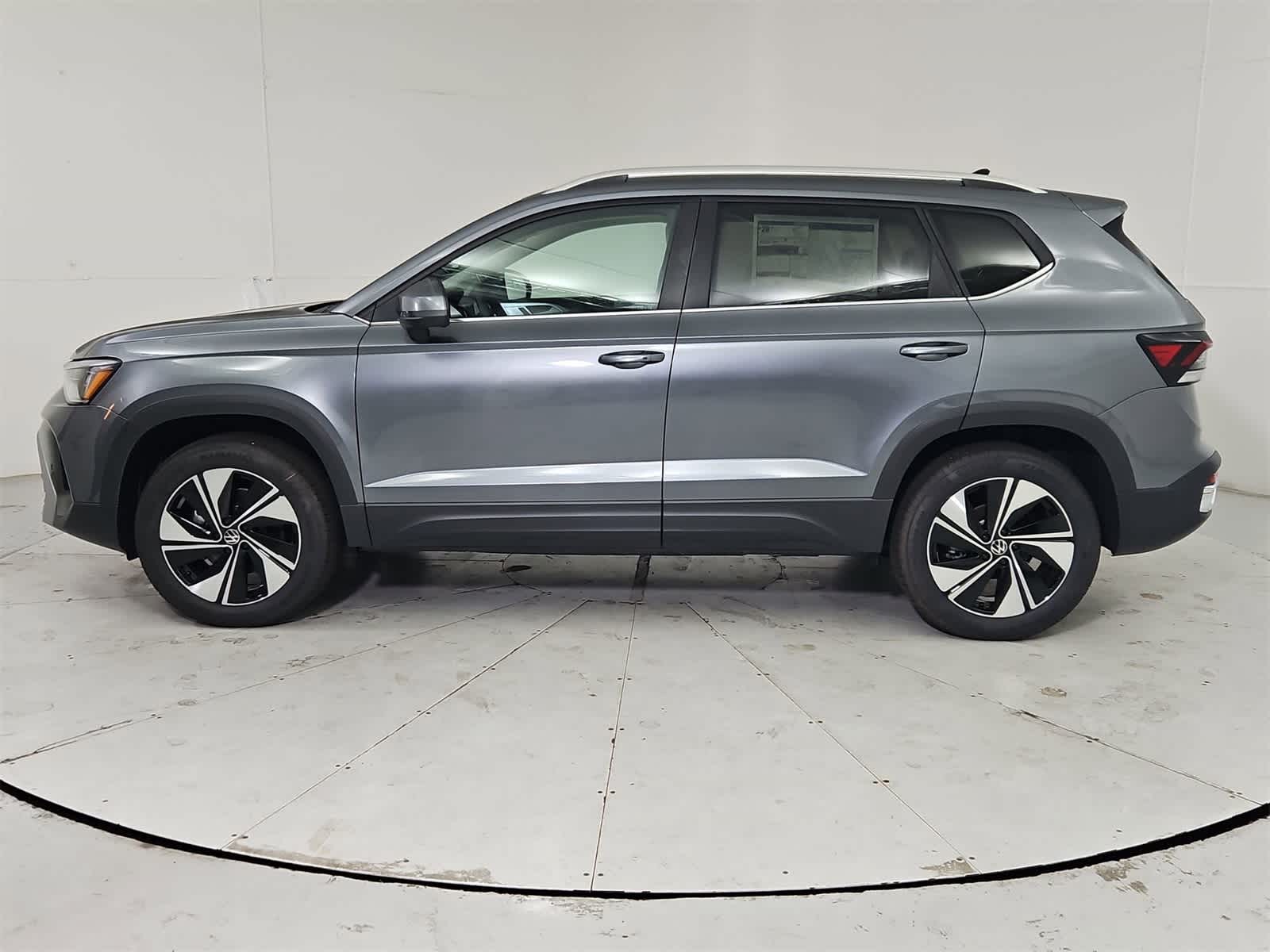 Thumbnail: 2025 Volkswagen Taos - 3