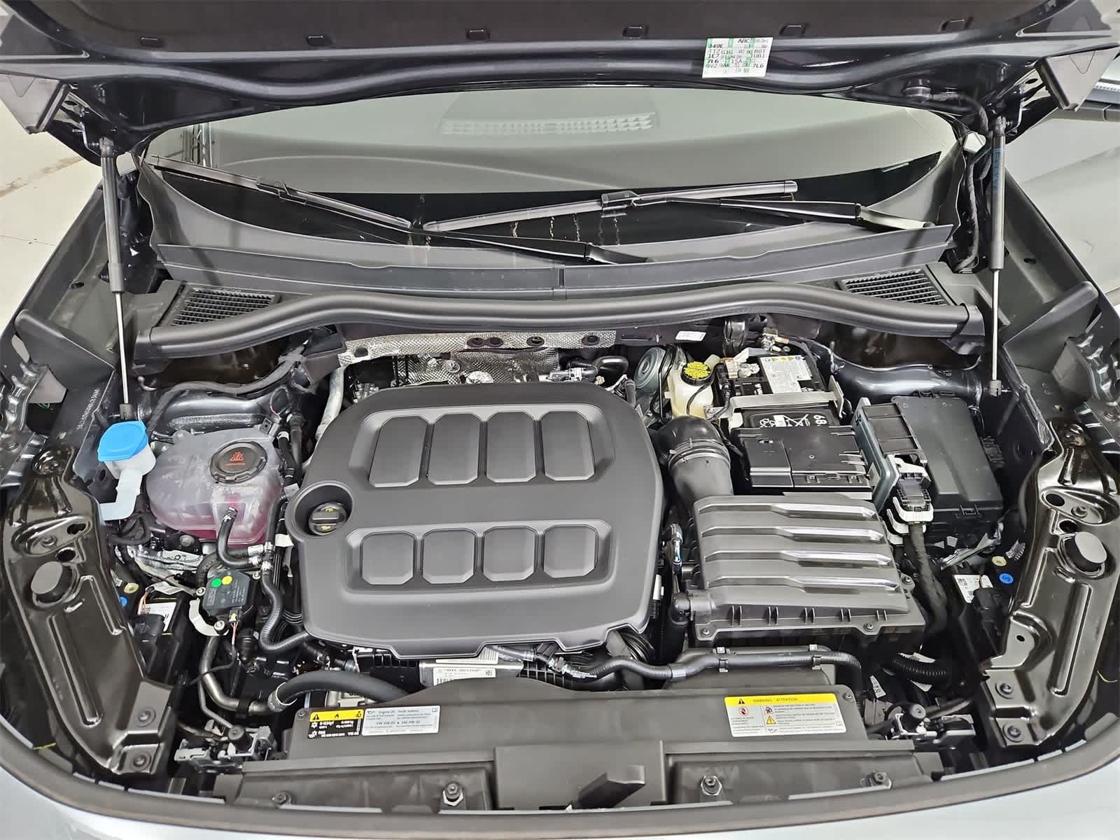 Thumbnail: 2025 Volkswagen Tiguan - 14