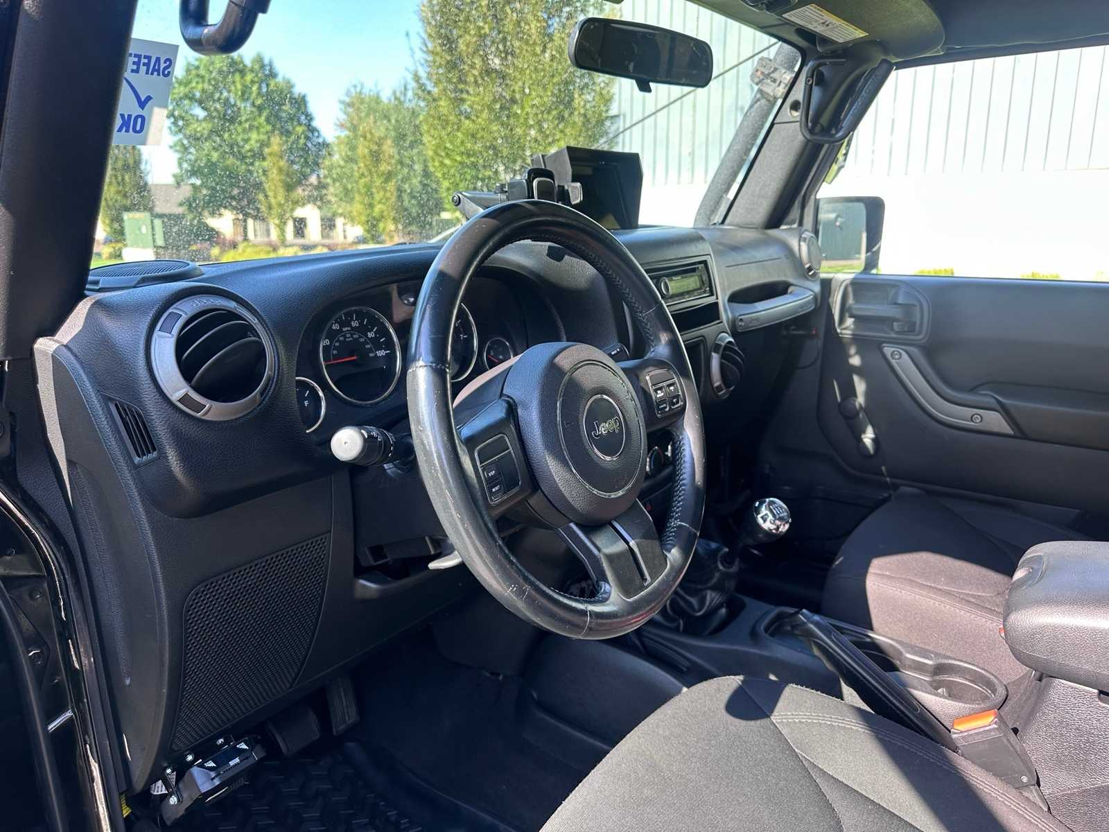 Thumbnail: 2015 Jeep Wrangler - 10