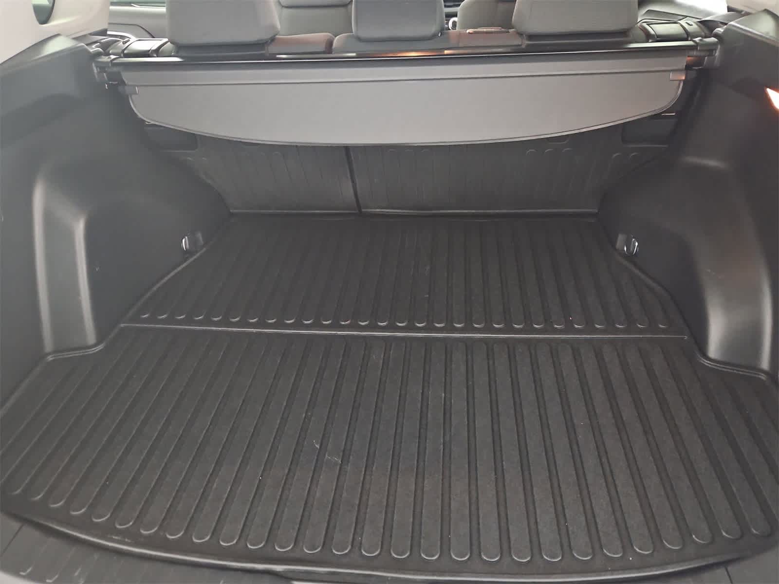 Thumbnail: 2020 Toyota RAV4 - 33